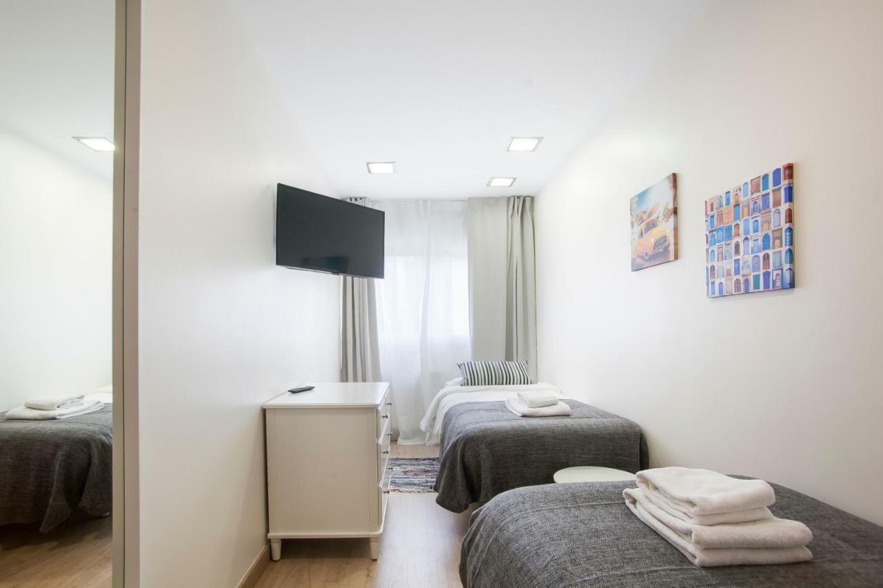 Tendency Apartments Forum 2 Sant Adria de Besos Kültér fotó